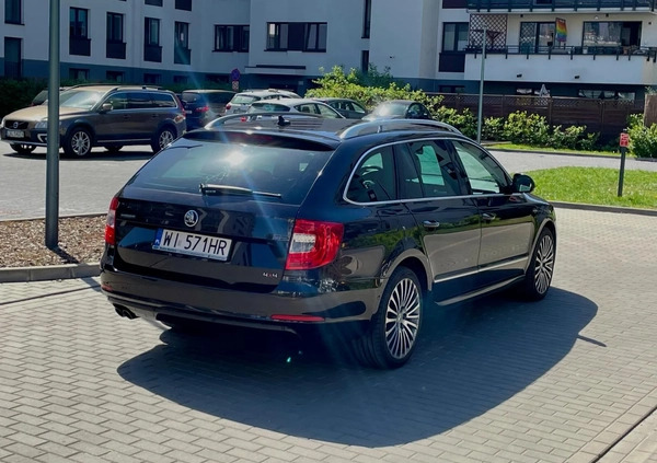 Skoda Superb cena 47300 przebieg: 247000, rok produkcji 2013 z Warszawa małe 67